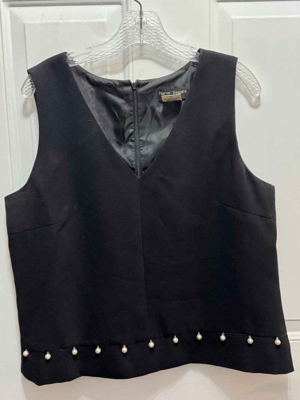 Harve Benard Top Womens Sz 14 Black With Pearl Hem Sleeveless Blouse VTG